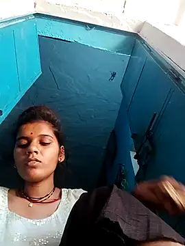 Raveena0990 online show from May 29, 6:00 am