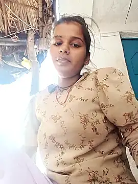 Raveena0990 online show from May 28, 3:48 am