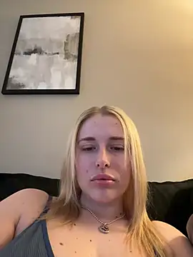 EloiseeUKK online show from March 25, 7:44 am