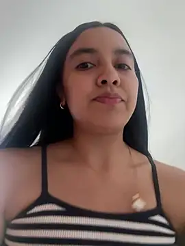 HaileyBiieber online show from April 4, 9:13 pm