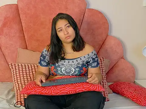 AriaBennett   online show from July 13, 2:01 am