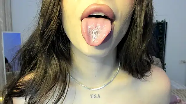 SofiyaXx online show from June 4, 10:36 pm
