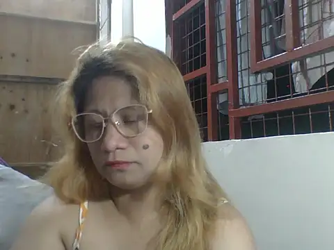 PinayChristine online show from May 29, 5:55 pm