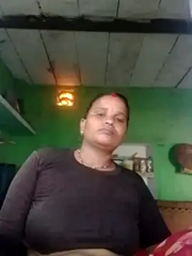 Shivani09900 online show from July 26, 11:29 am