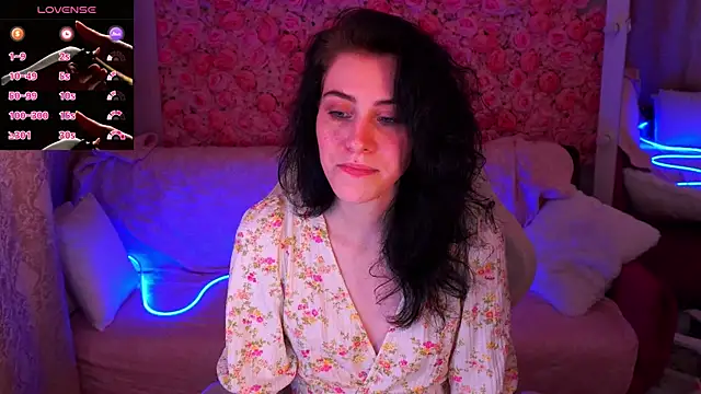 CurleyBlueEyes online show from March 24, 2:33 pm