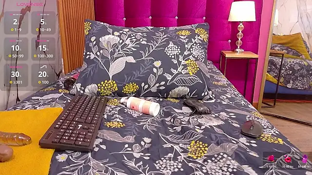 skinnyindiansluttt online show from June 16, 12:50 pm