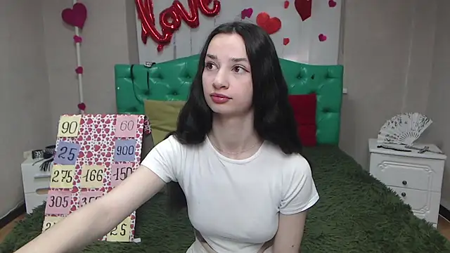 Je55icaBreeze online show from May 8, 5:32 am