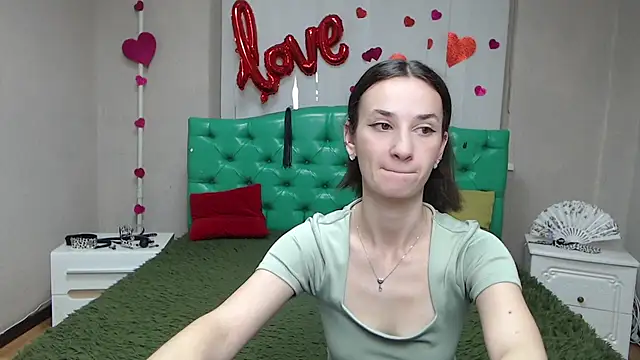 Je55icaBreeze online show from July 25, 5:14 am