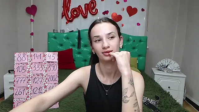 Je55icaBreeze online show from July 17, 11:03 am