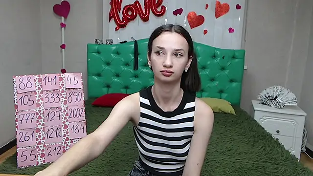 Je55icaBreeze online show from July 18, 11:13 am