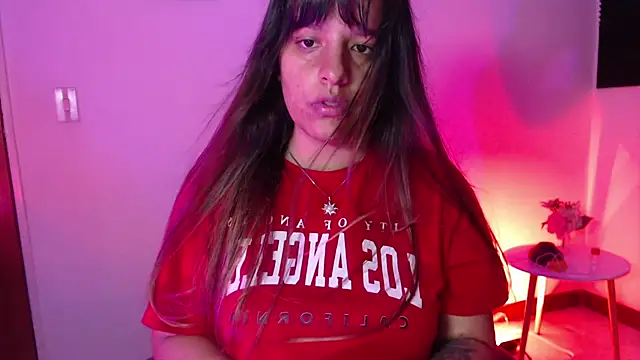 Ivvy Bloom online show from June 3, 12:45 am