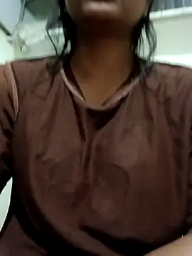 DesiKudiLive online show from March 25, 7:44 am