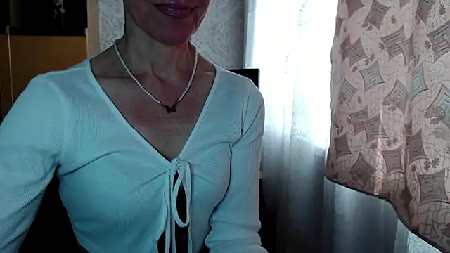 LadyL2026 online show from April 1, 8:59 am