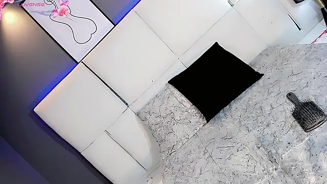 Kornylovee online show from May 17, 9:25 pm