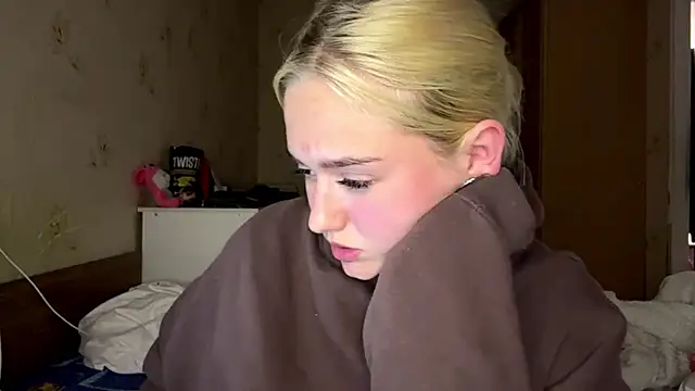Sophia Blonde online show from June 3, 5:18 pm