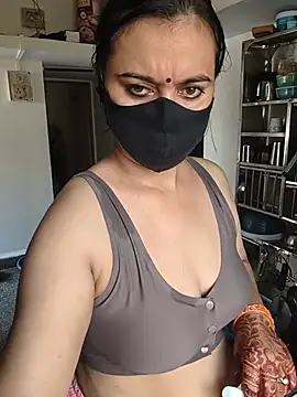 HeartlessGirl online show from May 29, 3:04 am