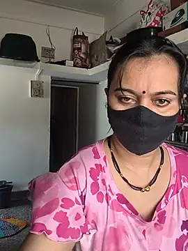 HeartlessGirl online show from June 14, 8:26 am
