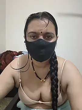 HeartlessGirl online show from June 4, 5:17 pm