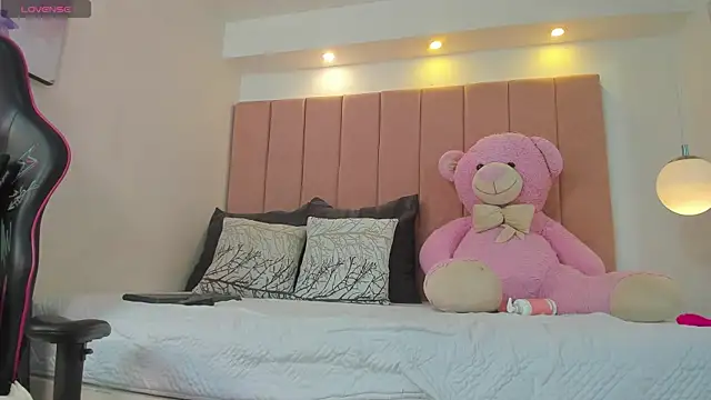 natalia vela online show from July 28, 2:13 pm
