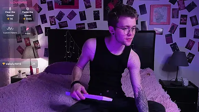 Thomas Norton online show from May 22, 9:02 pm