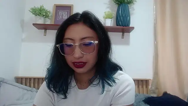 Violet 2003 online show from May 29, 2:26 pm