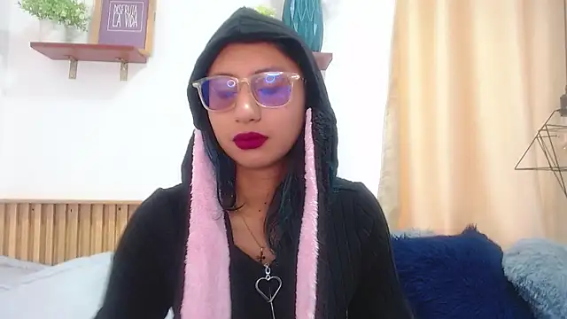 Violet 2003 online show from May 30, 2:37 pm