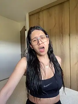Annarhode online show from July 18, 6:32 pm