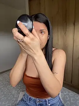 Annarhode online show from July 31, 4:41 pm