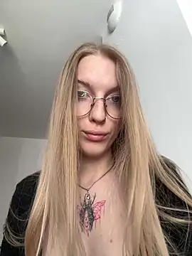 EvaEvis online show from May 26, 1:21 pm