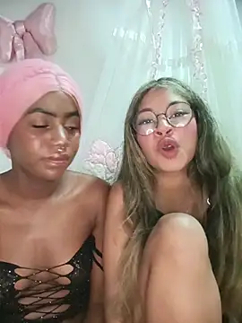 BelleKaty  online show from May 19, 9:44 pm