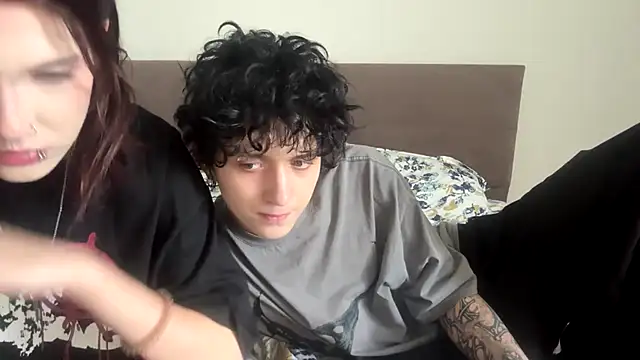 DreamyPair online show from July 26, 9:17 am
