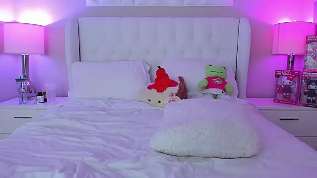 raiiny   online show from April 17, 2:24 am