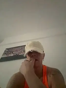 LukeTGuy online show from April 22, 4:37 pm