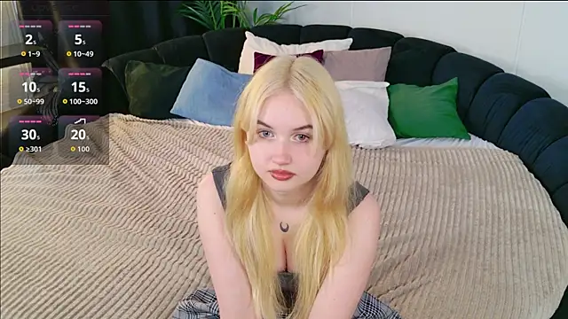 Lilly Eyes online show from May 21, 1:09 pm