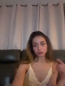 CamilaaLove online show from April 6, 4:12 am