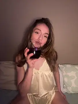 CamilaaLove online show from April 18, 3:20 am