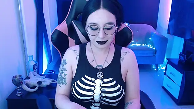Nyxnocturne online show from June 17, 1:45 pm