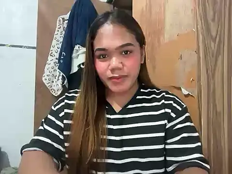 yourhotwild bella online show from July 29, 5:24 pm