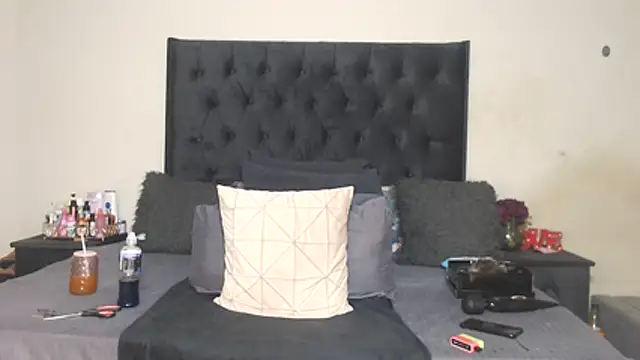 AdventuresLove7 online show from July 30, 11:49 pm