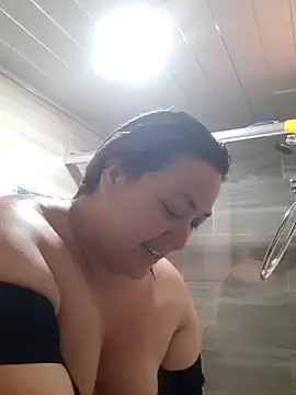 Amalianoir online show from April 16, 4:06 pm