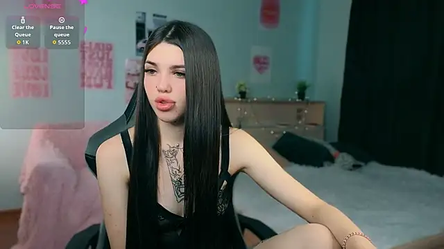 molly rettyy online show from July 14, 3:55 am