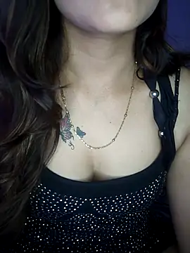 riyaa sexyy online show from July 17, 4:21 pm