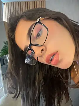 EmmaVonn online show from April 10, 7:53 pm