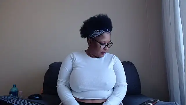 xxZoeyx online show from March 11, 5:00 am