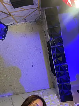 SaskiaDeluxe online show from April 7, 12:29 pm