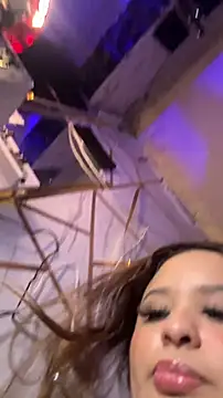 SaskiaDeluxe online show from April 5, 6:01 am