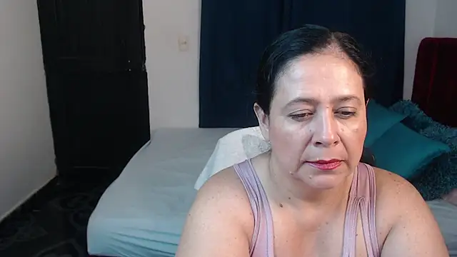 carlareyesk977 online show from July 28, 10:09 pm