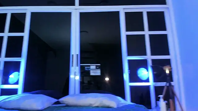 ZoeBlanc online show from May 26, 3:06 am