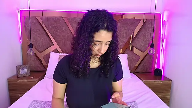 bella swwan  online show from July 8, 2:41 pm