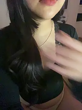 Rosecute11 online show from April 6, 2:18 pm